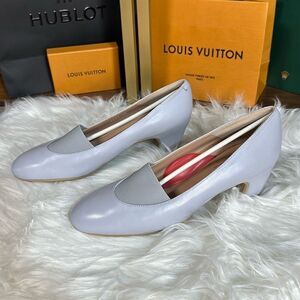 BNIB slip ons!